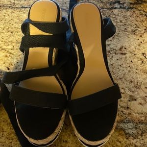 Women’s wrap around wedges